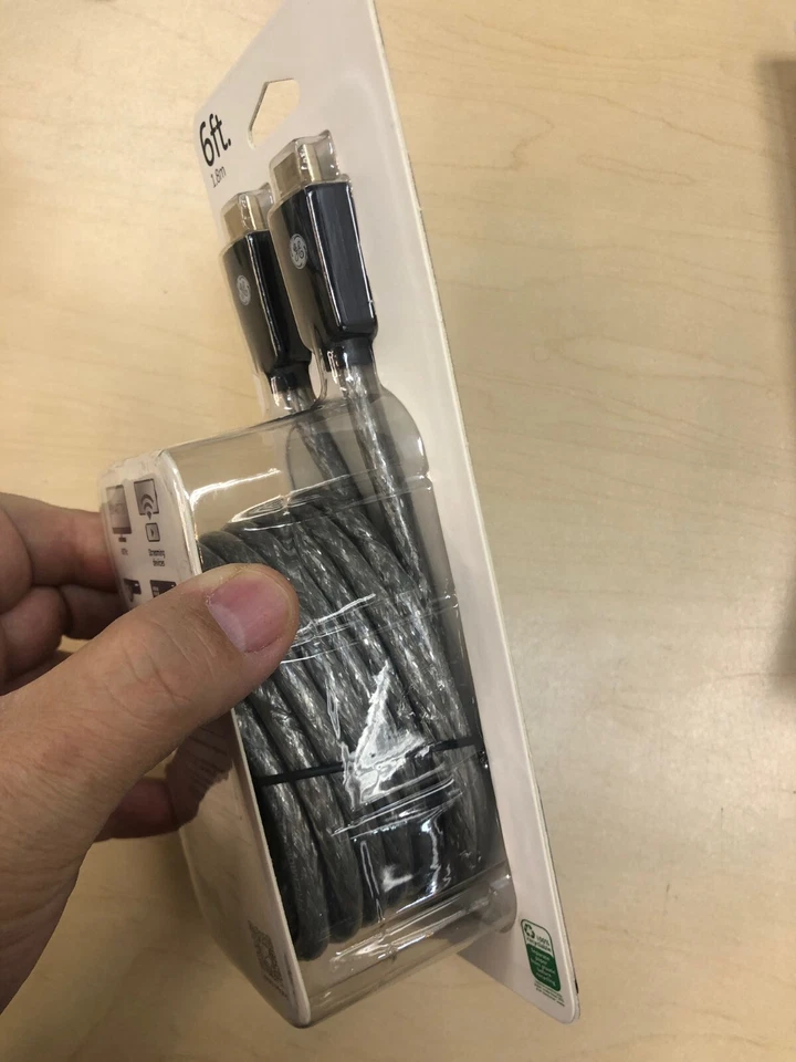 Paquete de 2 cables HDMI GE Pro Premium 4K en 6 pies - Paquete de 2 (cable) Foto 3 de 3