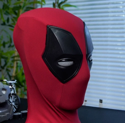 Deadpool 3 Helmet Mask Headwear Light Up Movable Eyes Ring Remote Control Mask - Picture 7 of 16