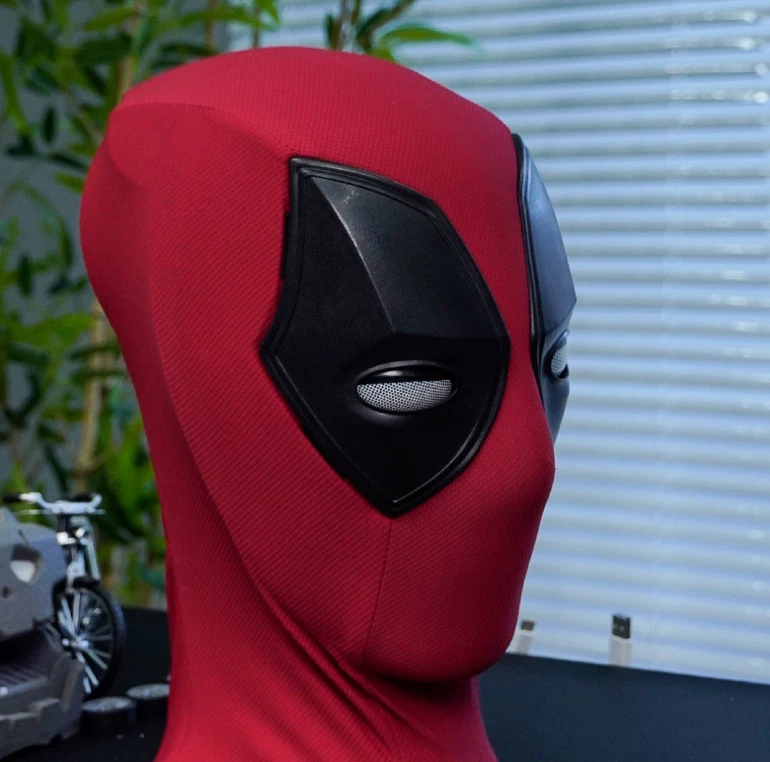 Deadpool Helmet Movable Eye Mask Light Up Remote Ring Control Halloween Prop - Image 4 of 4