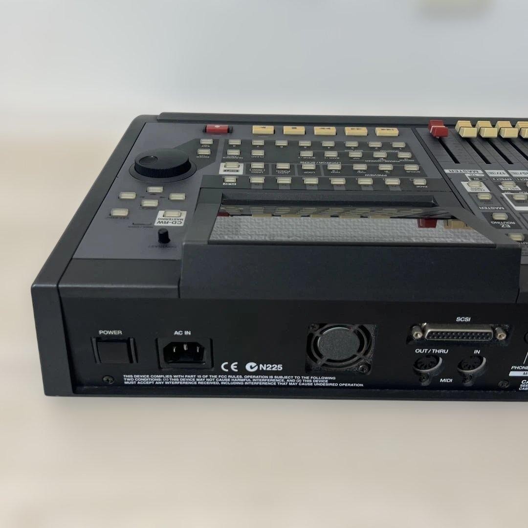 Roland VS-1880 Digital Multi-Track Recorder MTR Black Audio Music
