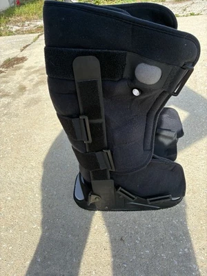 Pair Black Adjustable Orthopedic Walking Boot Ankle Foot Brace One Size Adult - Image 1 of 4