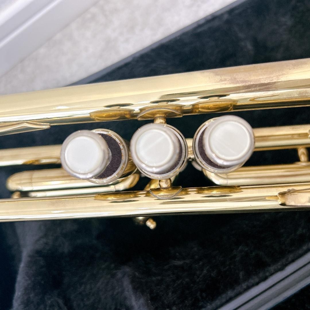 Jupiter JTR-300 Trumpet with Vincent Bach 2C Mouthpiece and