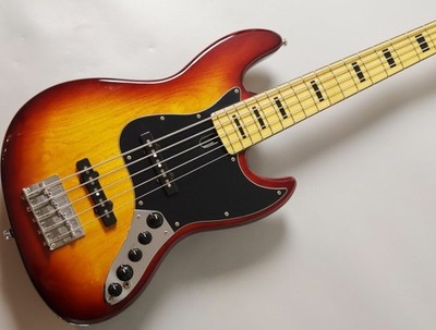Sire V7 Vintage Alder 5st Used Alder body 3TS w/Gig case