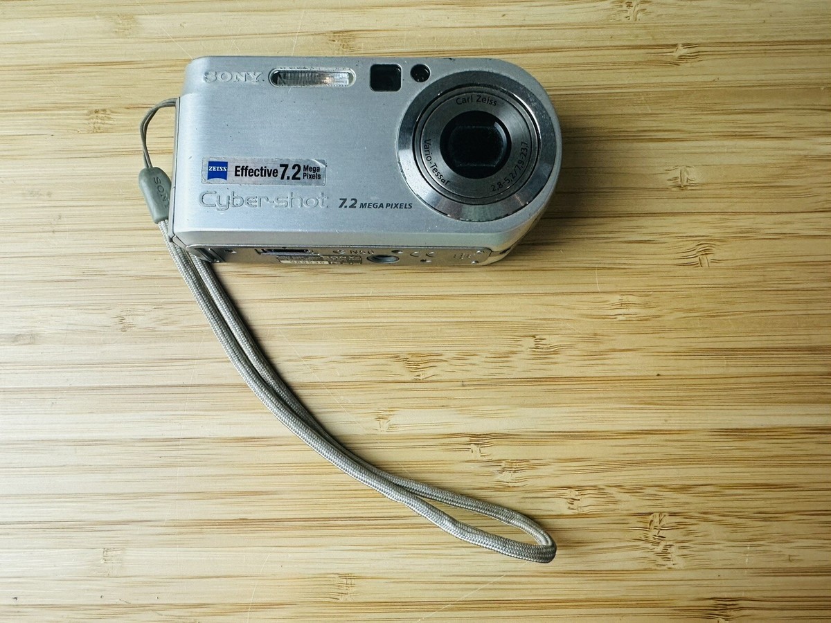 Sony Cyber-shot DSC-P200 7.2MP Digital Camera with case - untested