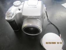 FUJI FUJIFILM FINEPIX S3000 6X ZOOM-VIEWFINDER