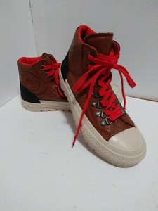 street hiker converse