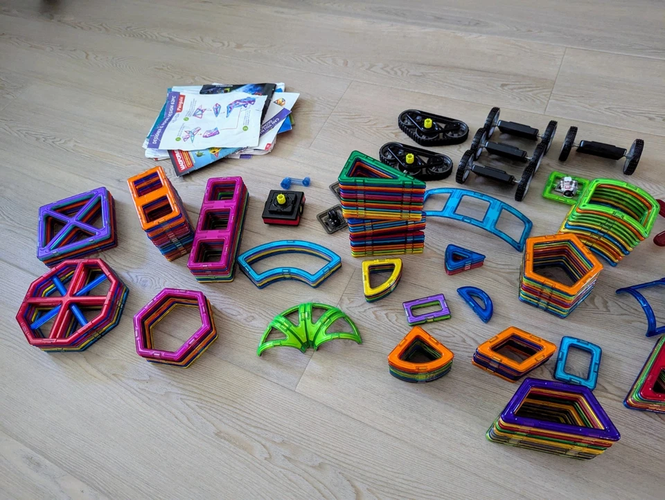 339 Piece Magformers Rare Collection (Many Hard To Find Shapes Included!) - Image 2 of 3