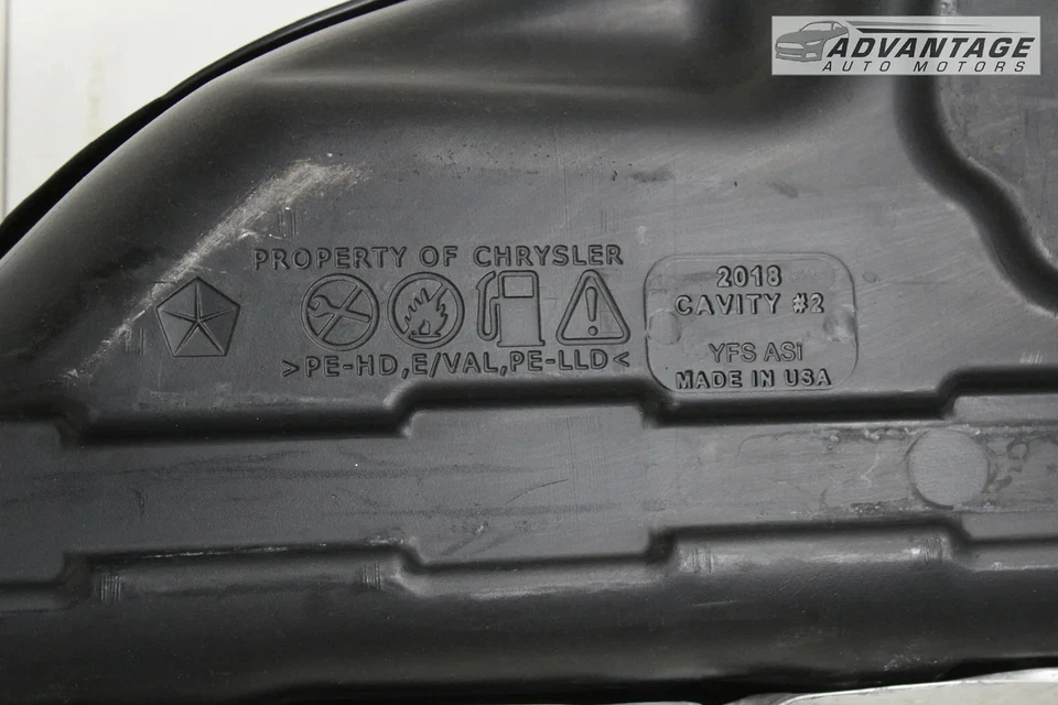 Dodge Charger 2015-2021 tracción trasera 3,6 L botella de tanque de depósito de combustible flexible con escudo OEM Foto 4 de 4