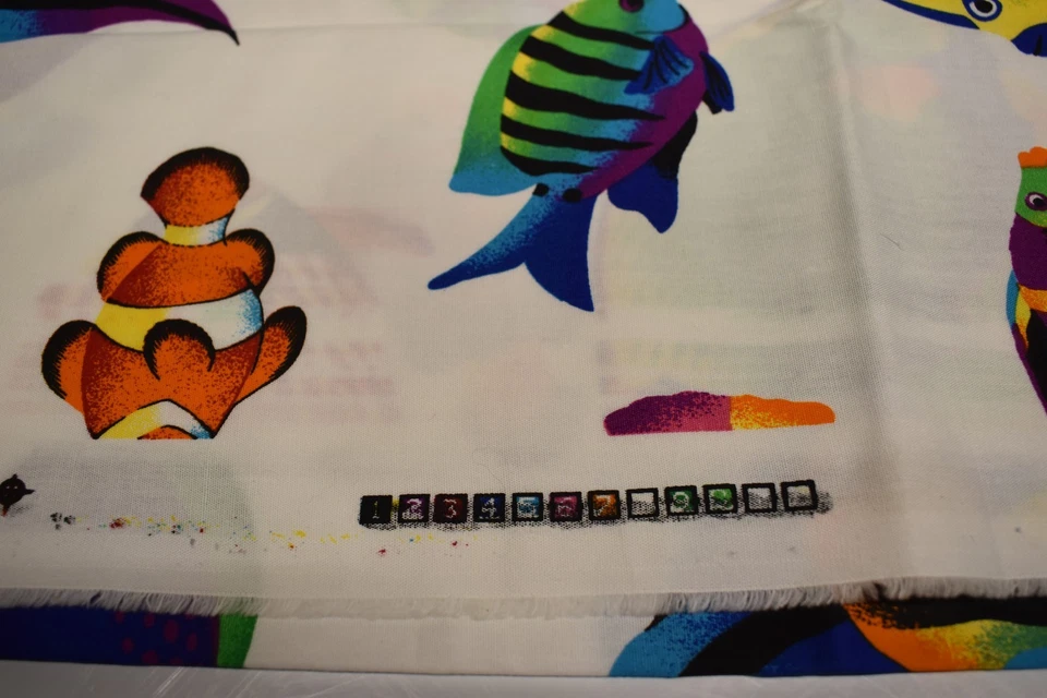 1/2 yard VIP CRANSTON 100% cotton BRIGHT TROPICAL FISH nemo GREEN ORANGE BLUE - Image 3 of 4