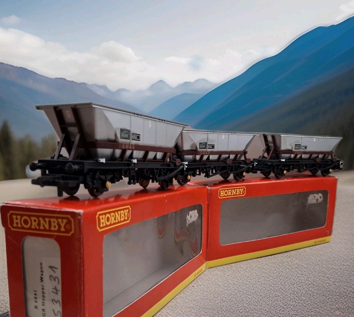 Boxed Rake of 3 Hornby R6041 EWS MGR HAA Hopper Wagon OO Gauge