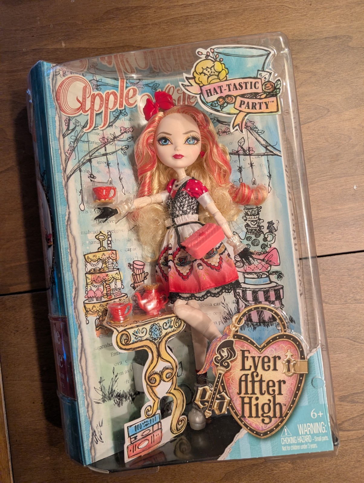 NIB Ever After High Apple White Hat-Tastic Party Doll New