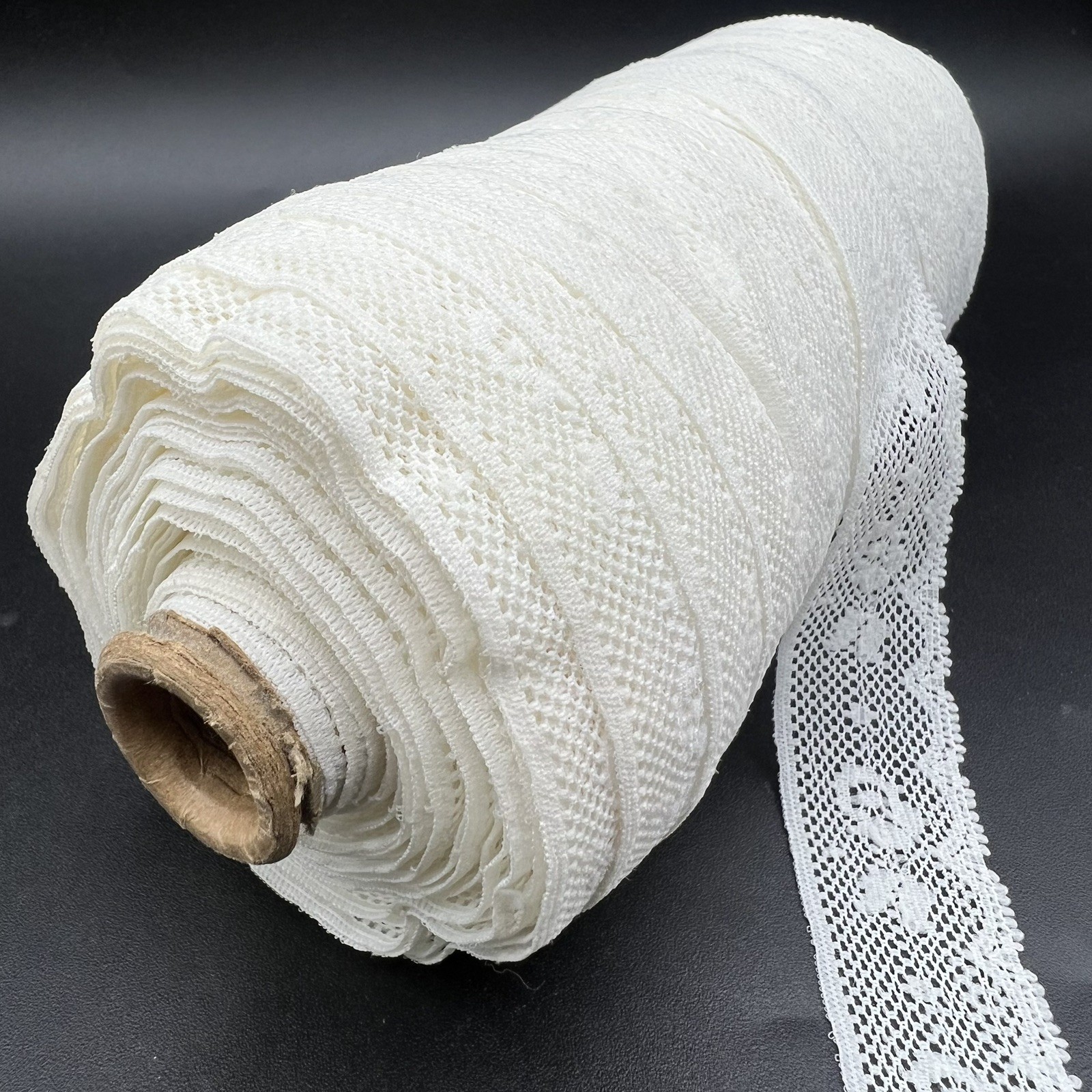 Cream Scalloped Edge Floral Lace Sewing Trim Spool 1" Wide Many Yards Off White