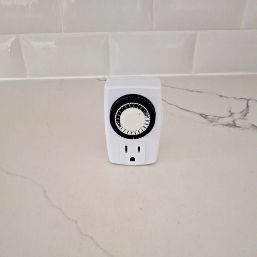 BN-LINK Indoor 24-Hour Mechanical Outlet Timer Plug Indoor - Used, Excellent