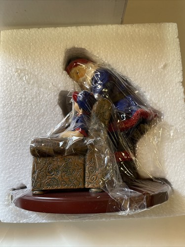 NEW YORK GIANTS NFL FOOTBALL CHRISTMAS SANTA'S GIFT FIGURINE 2002 Memory Company - Picture 7 of 11