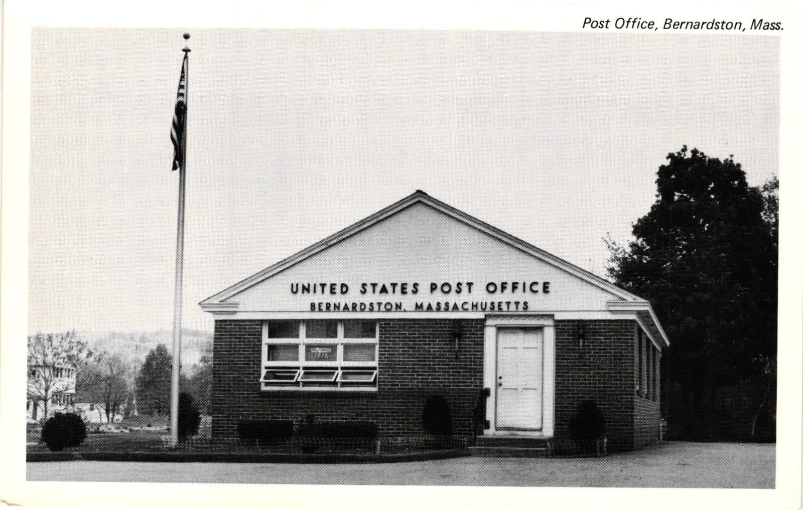 Vintage Postcard POST OFFICE, BERNARDSTON, MA. eBay