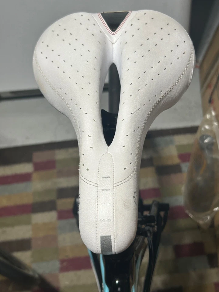 BICICLETA - WILIER TRIESTINA - STELLA - XS. - DI 2 - POCO KILOMETRAJE Foto 3 de 4