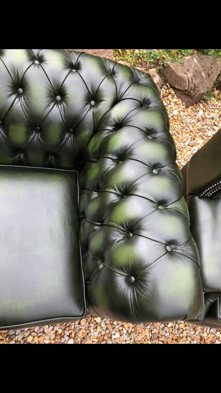 CHESTERFIELD SUITE ANTIQUE GREEN LEATHER 3 PIECE 3 SEATER 2 QUEEN ANNE