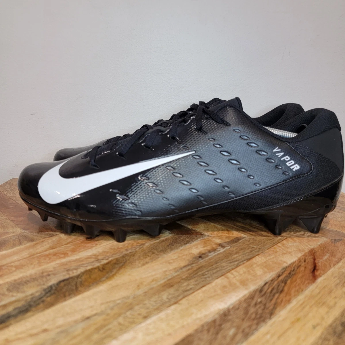 Nike men's vapor untouchable varsity 3 td shop football cleats