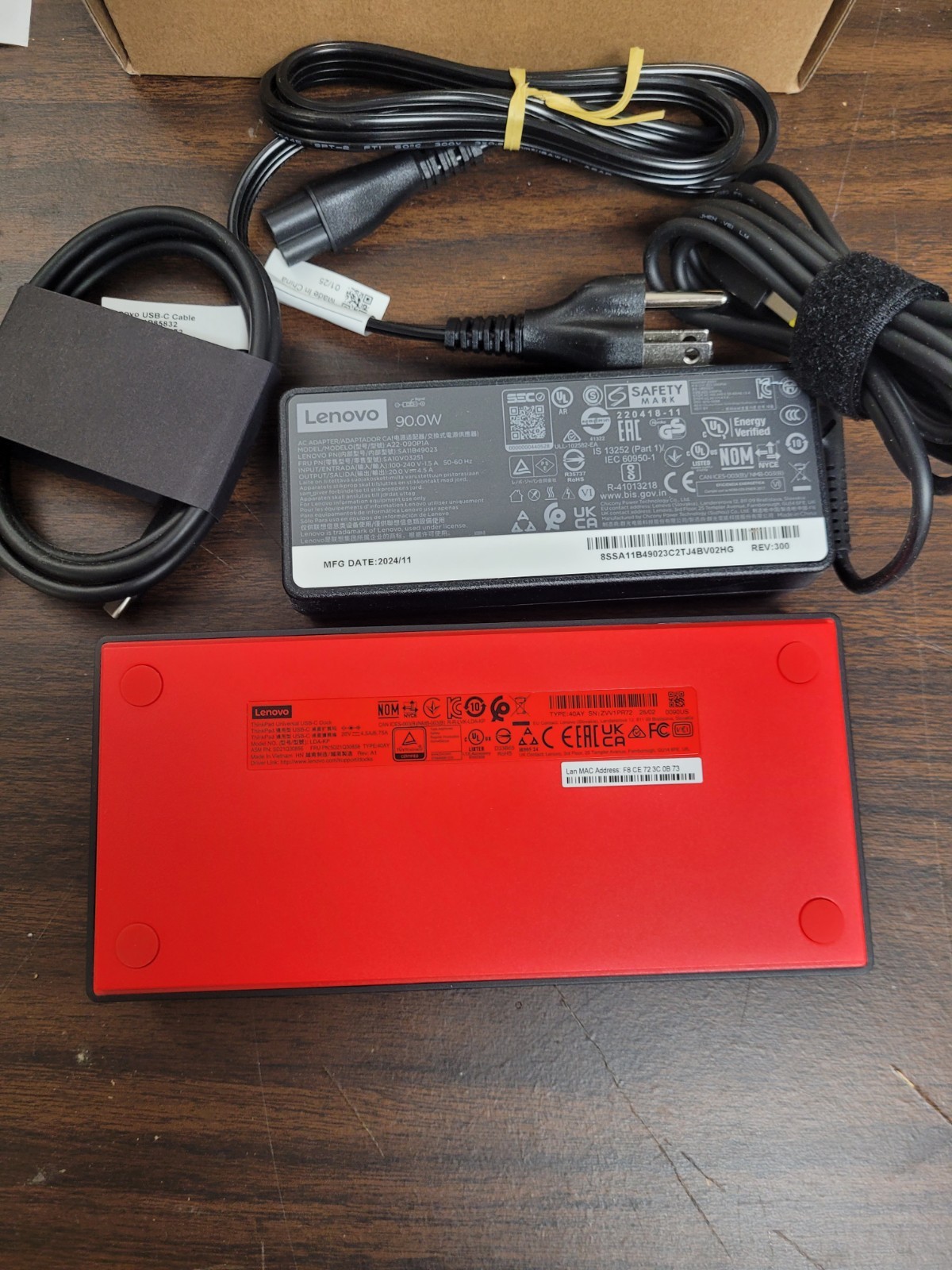 NIB-Lenovo ThinkPad Universal USB-C Dock 40AY0090US HDMI DP RJ-45 USB 3.0, imagen 5