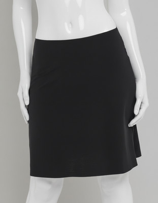 Commando Women's Black Solid Stretch Seamless Raw-Edge Half Slip Size M/L