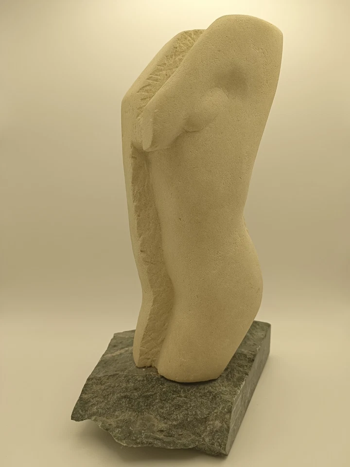 Sculpture en pierre "Elle" – Paul (artiste parisien) – 2004 - Photo 3/4