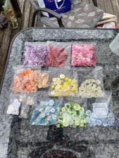 BUTTONS Vintage Job Lot  Mixed Selection Of Colours & Sizes CRAFTING 2Kg Weight