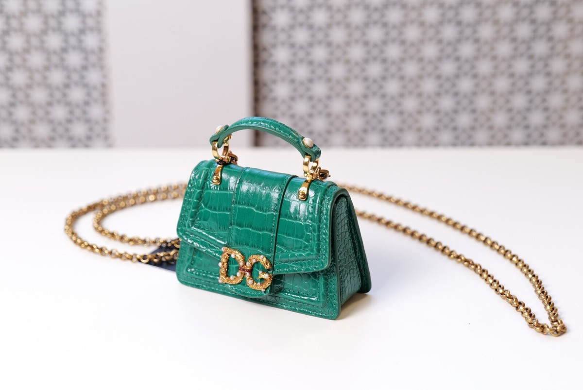 【関税&送料込み】Dolce & Gabbana Runway Crossbody Dolce & Gabbana Runway Green Amore DG MICRO Crossbody Purse