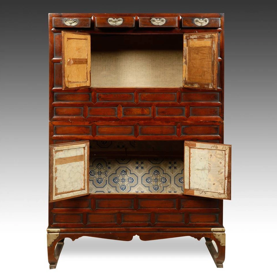 BANDAJI COREANO DE COLECCIÓN GABINETE DE 2 SECCIONES MADERA DE OLMO PERA SOPORTES DE LATÓN PRINCIPIOS DEL SIGLO XX Foto 3 de 4