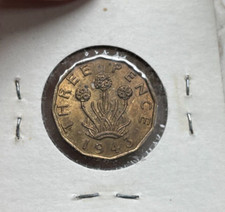 1943 Great Britain 3 Pence - Brass  bg