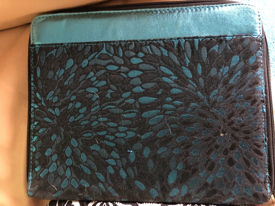 2 Tablet Ipad Noon Kindle Ereader Case Holders. Thirty One 31 Pink Pop Medallion - Image 3 of 4