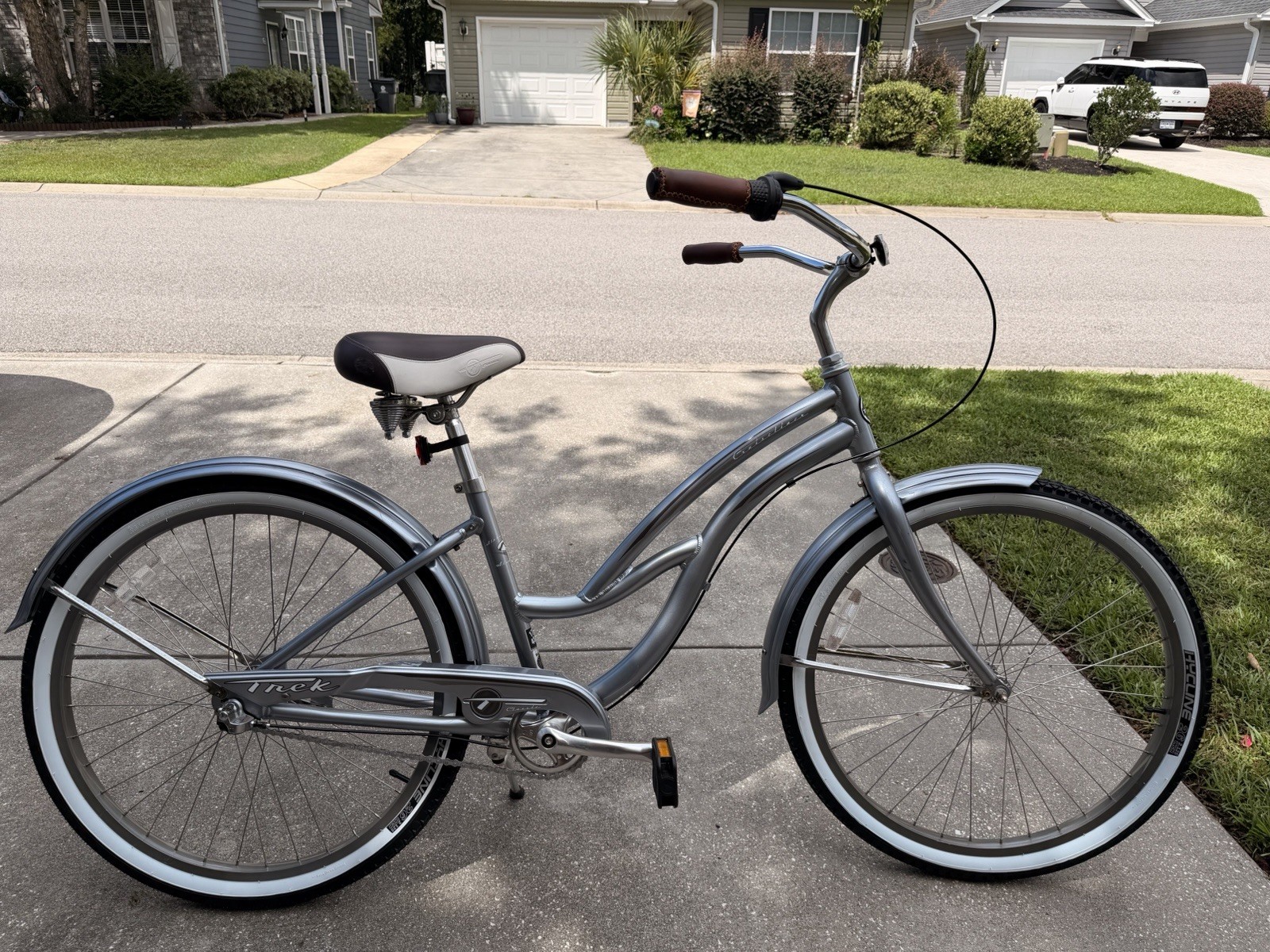 (Used) Trek Cruiseliner Classic Cruiser Bike - Shimano Nexus 3-Speed - Freshly Serviced (275.00 USD)