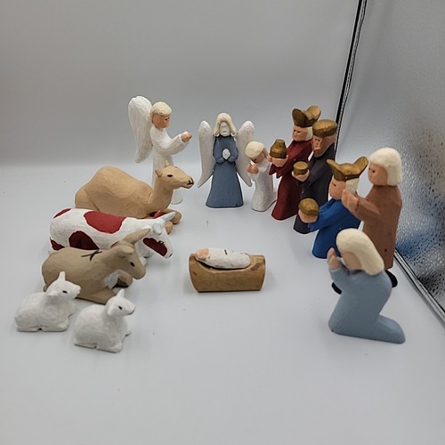 Hand Carved Hand Painted Wooden 15 Piece Nativity Scene 5.5in Tall