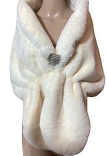 Faux Fur Wraps Shawls Wedding Fur Stoles Scarf with Brooch White Ivory NWOT S/M