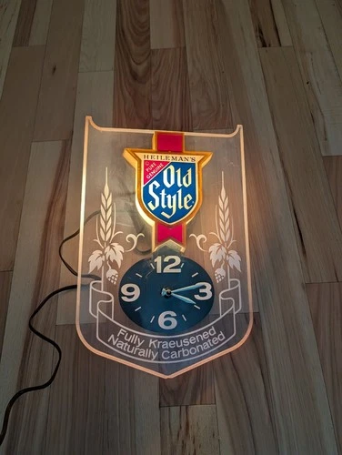 Vintage Heilemans Old Style Beer Light Clock Sign Working Clock