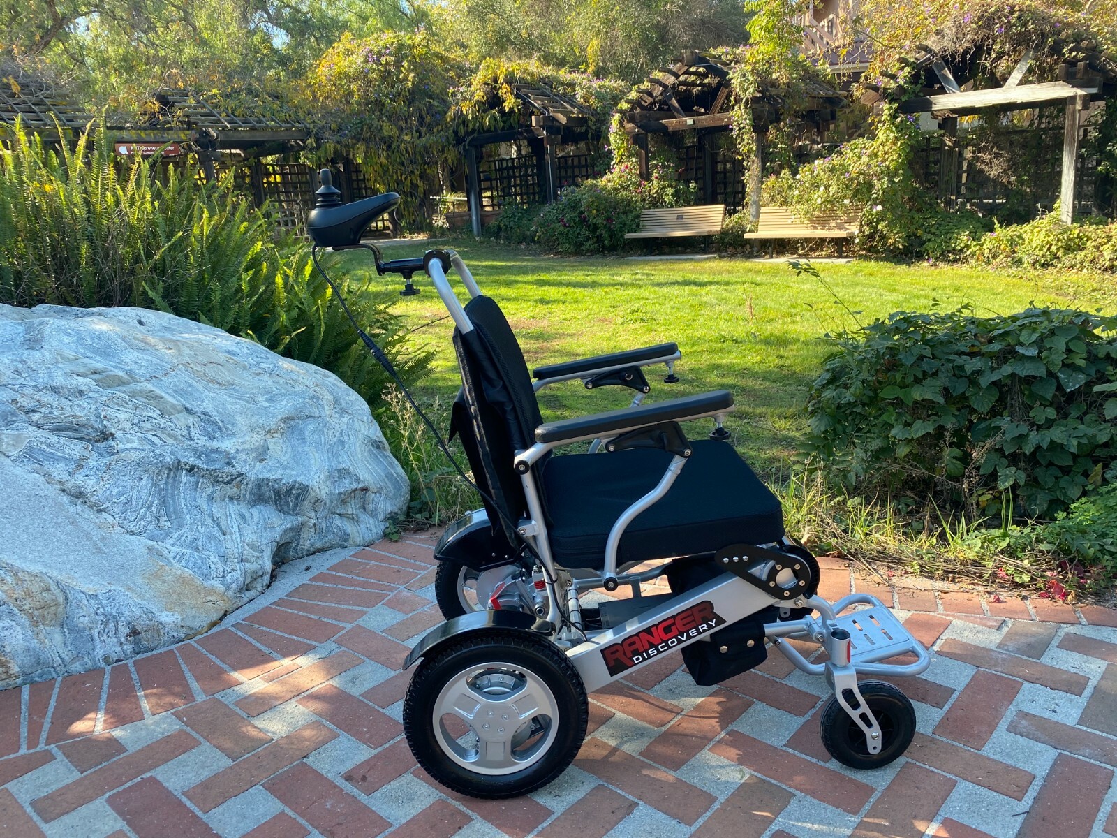 RANGER D09 NEW ATTENDANT & CAREGIVER OPERATED FOLDING MOTORIZED