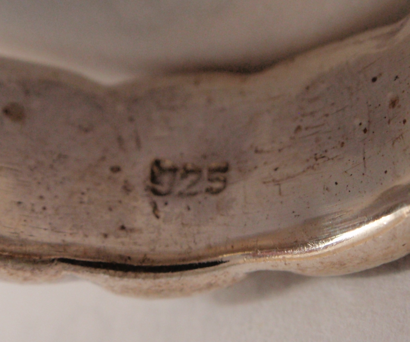 925 Sterling Silver Celtic Knot Scalloped Edge Eternity Ring - select your size