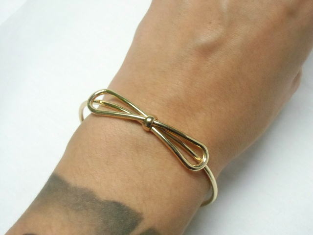 Bracelet Bijou Rétro Argenté Rigide Avec Grand Nœud En Relief - Style Vintage Décoratif
