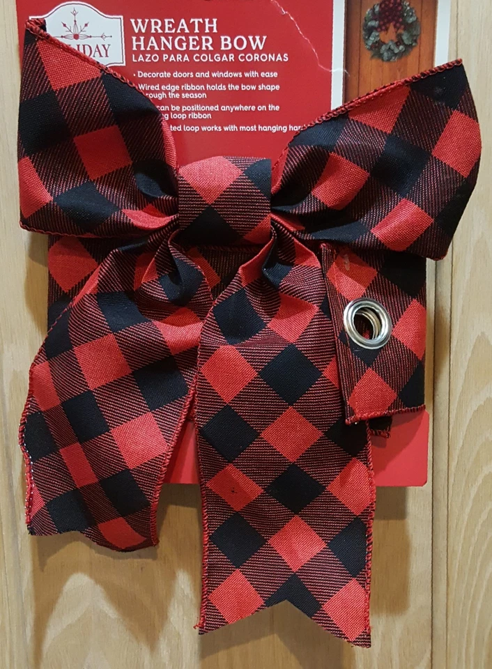Arco colgante de corona a cuadros de búfalo rojo negro Holiday Time con ojal de metal Foto 2 de 4