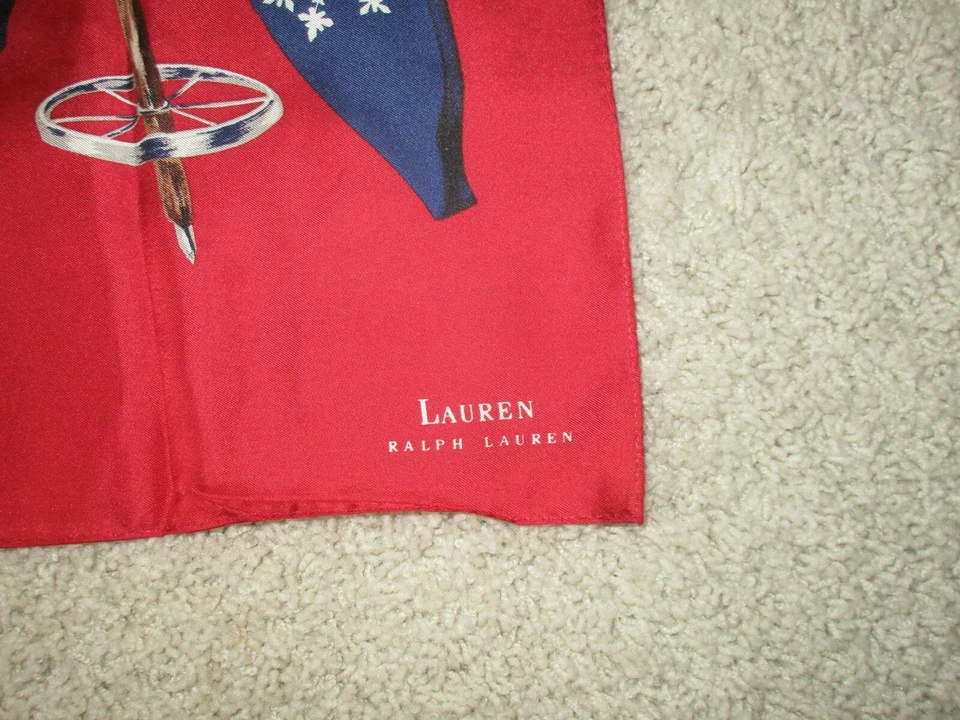 De Colección Ralph Lauren Bufanda de Seda Roja Navidad Vacaciones Esquiadores Invierno 35" Grande Cuadrado RARO Foto 4 de 4
