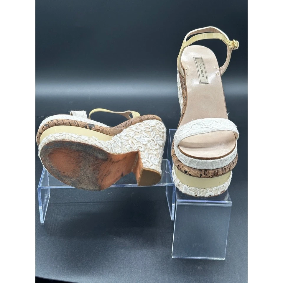 Sandalias con ribete de encaje de plataformas Nina Ricci Foto 3 de 4