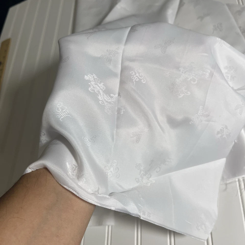 SILK White 3 Yards (108 inches) x 21 inches wide - Image 3 of 4