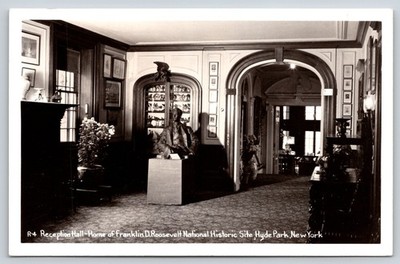 RPPC~Hyde Park New York~Reception Hall @ Franklin Roosevelt Home~c1950 Postcard