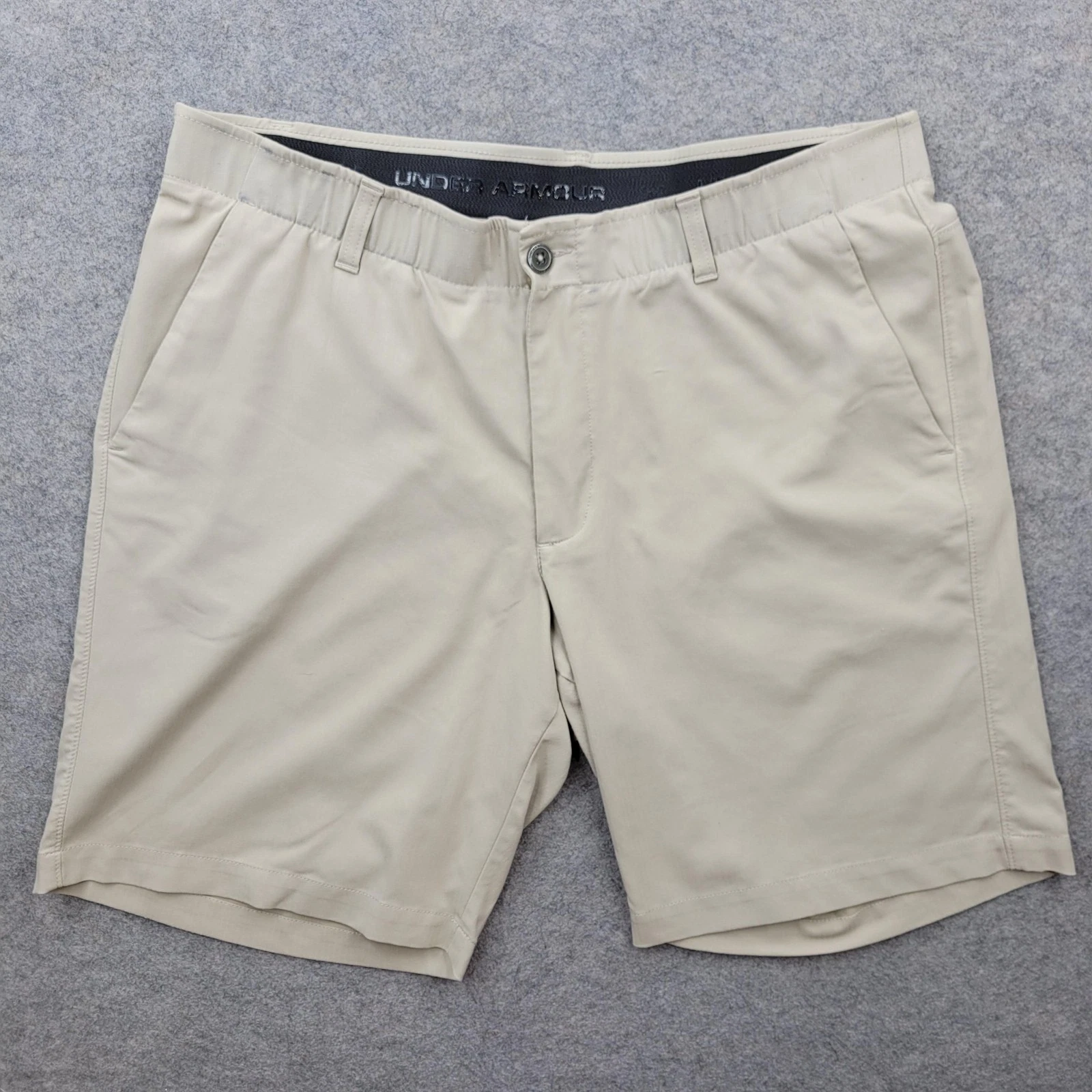 Under Armour Shorts Mens 38 Beige Golf HeatGear Chino Stretch 10 Inseam Casual