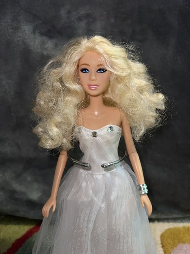 Taylor Swift “You Belong With Me” Performance Collection Doll. RARE Excellent! - Picture 5 of 8