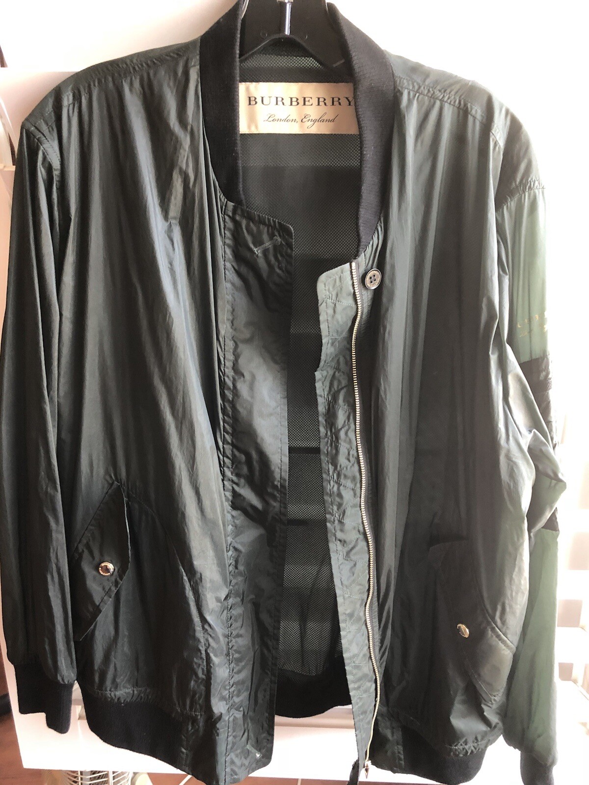 Burberry  Lightweight Techno  Bomber jacket  Med . - image 5