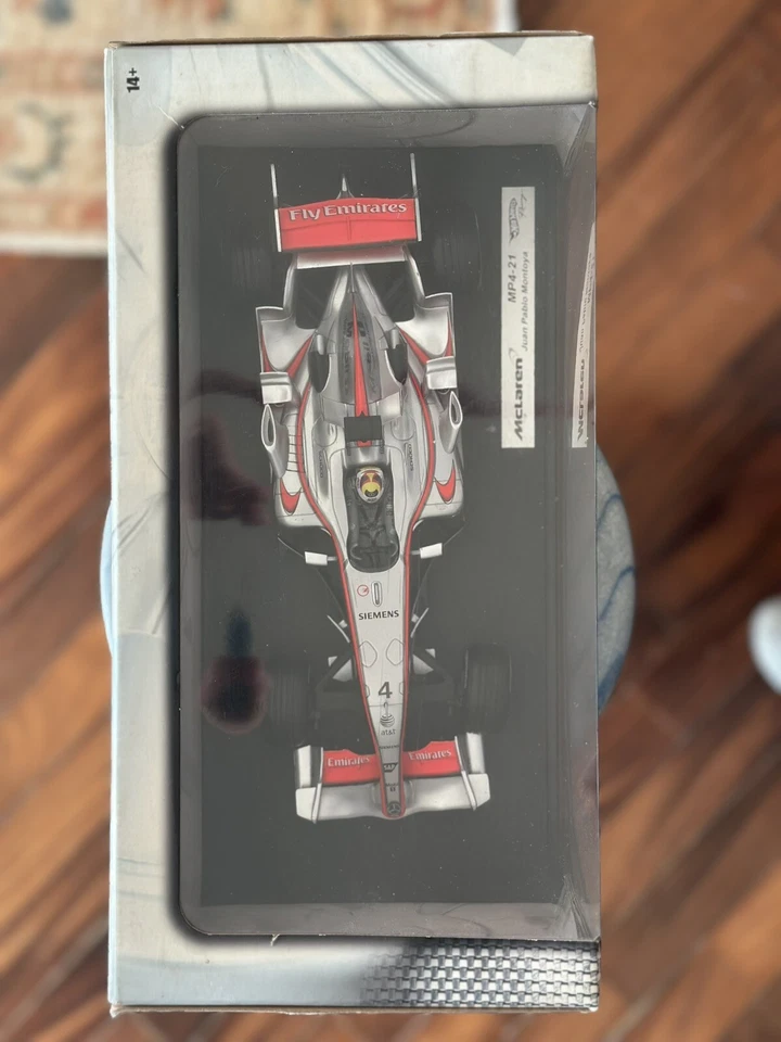 Mc Laren mp4-21 1:18 - Immagine 3 di 4