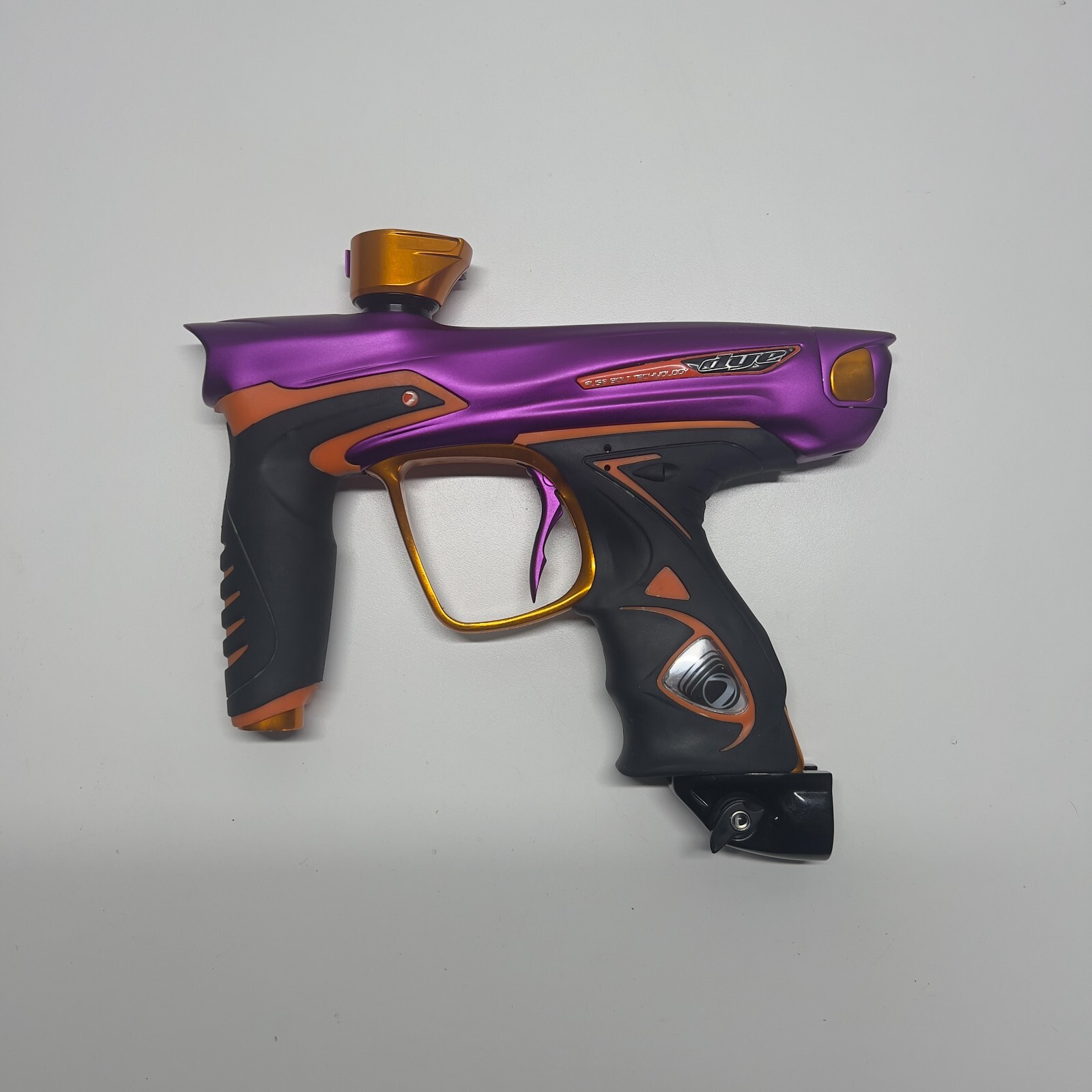 Dye Dm14 Paintball Marker With Dye Case And Ultralight (Orange/Purple) eBay