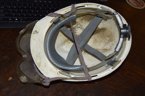 Vintage! Union 76 weiß Hard Boiled MSA Schutzhelm Schutzhelm mit Patina Brille - Bild 5 von 6