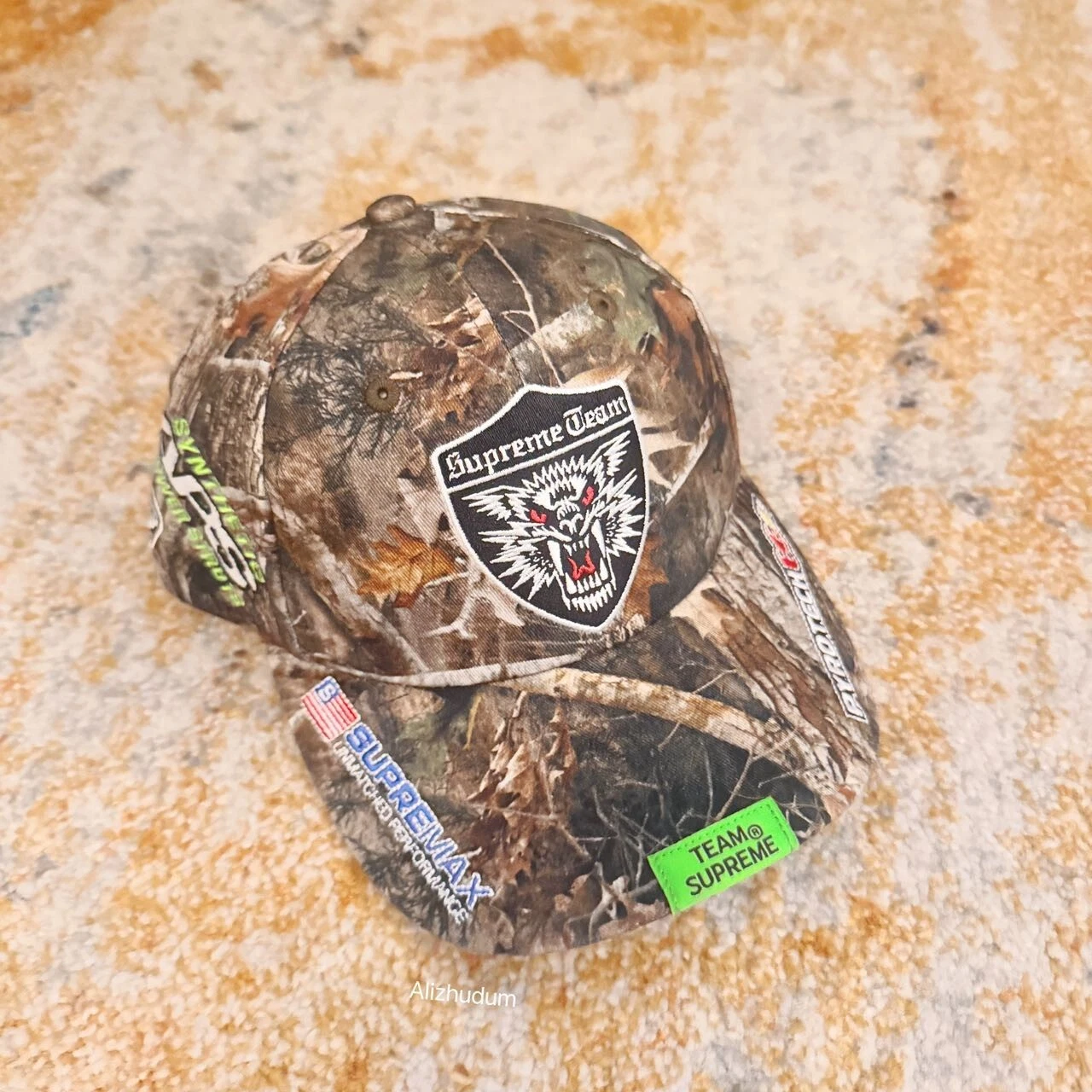 CHAPEAU SUPREME SS25 RACING TEAM 6 PANNEAUX CAMOUFLAGE ARBRE VÉRITABLE