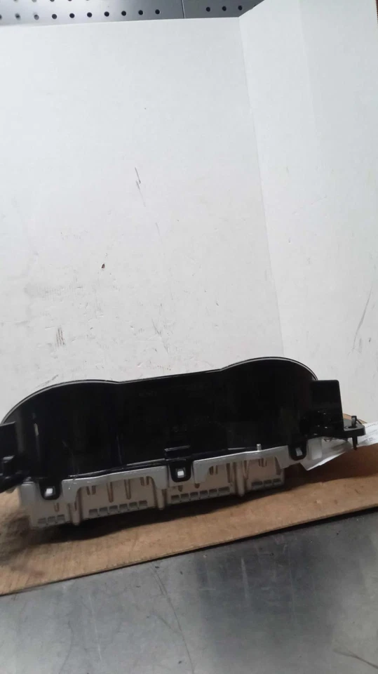 Lincoln MKC 2015 velocímetro medidor OEM FJ7T10849AA blanco 119 k millas Foto 2 de 4